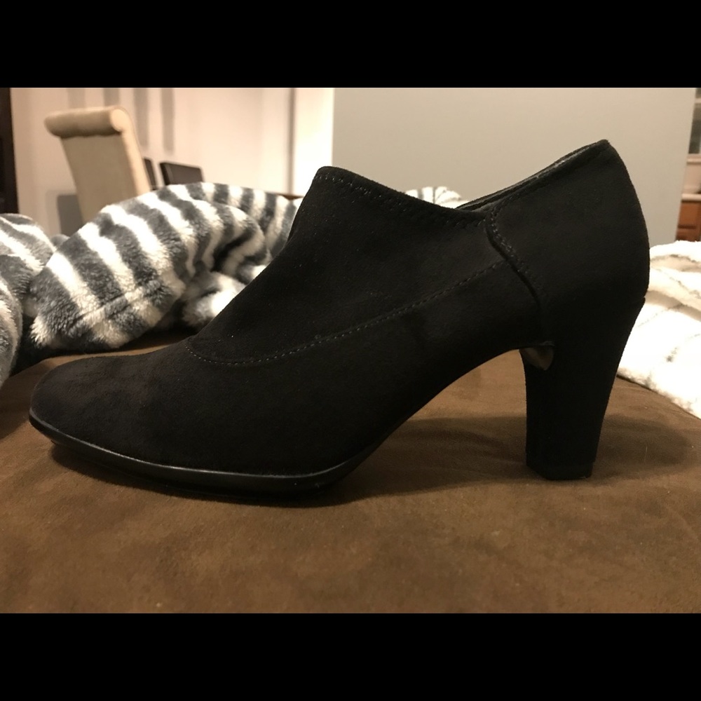 WMNs Aerosole-Black Suede booties-size 8